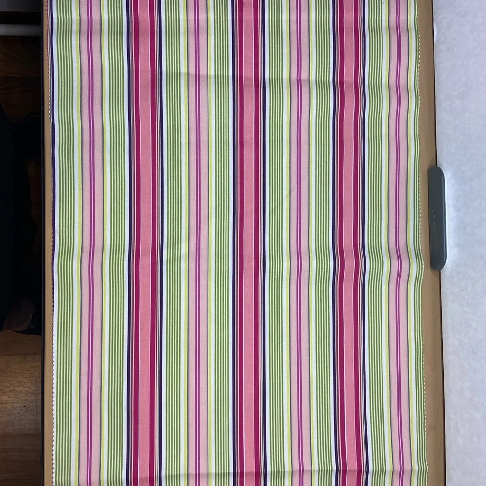 Assorted Floral & Geometric Cotton Fabric Pieces - Pink, Purple, Lime - Picture 8 of 11